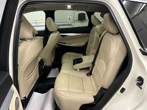Used 2019 INFINITI QX50 Essential w/ Proactive Package image 27