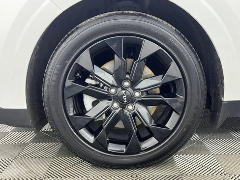 Used 2024 Kia Carnival SX image 19