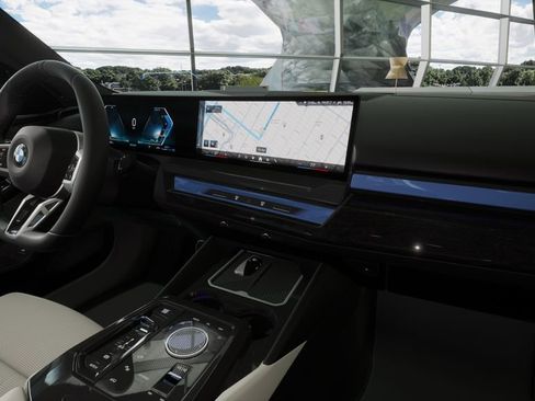 New 2026 BMW 550e xDrive w/ Executive Package image 39