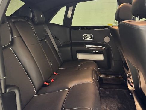 Used 2018 Rolls-Royce Ghost w/ Dynamic Package RWD image 49