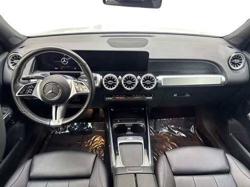 Used 2025 Mercedes-Benz GLB 250 4MATIC image 49