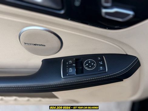Used 2018 Mercedes-Benz SLC 300 image 16