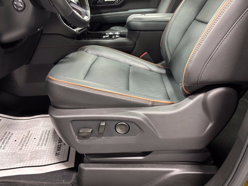 Used 2026 GMC Yukon XL AT4 AWD/4WD image 12