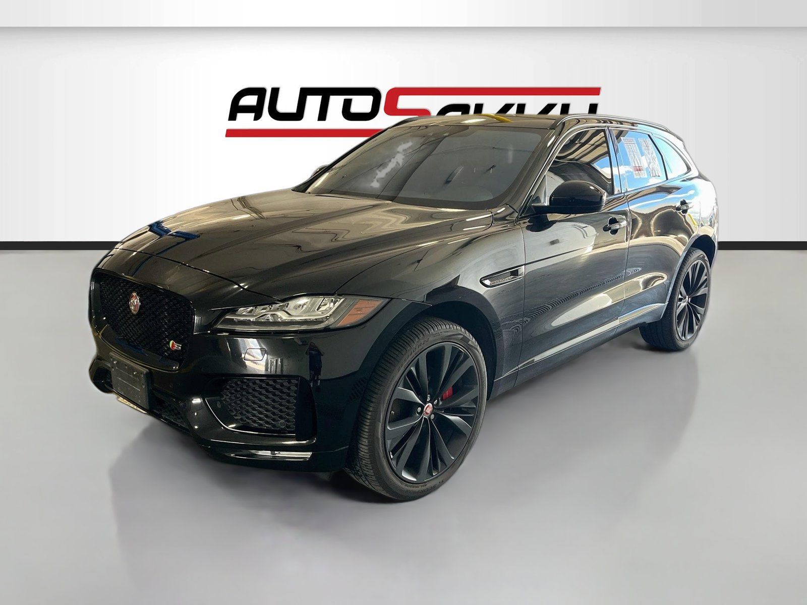 Used 2017 Jaguar F-PACE S AWD/4WD image 3