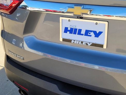 Used 2020 Chevrolet Traverse LS image 5