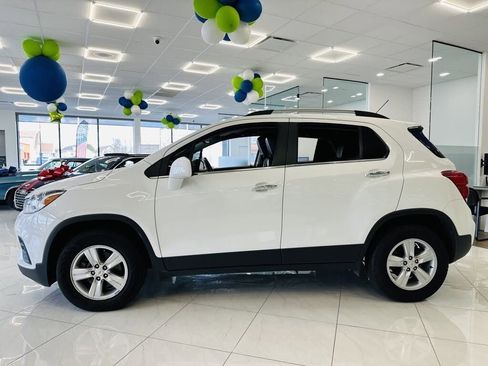 Used 2019 Chevrolet Trax LT w/ LT Convenience Package image 4