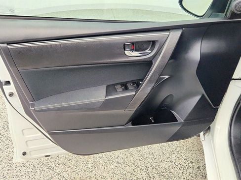 Used 2018 Toyota Corolla LE FWD image 10