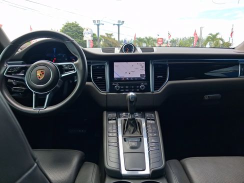 Used 2017 Porsche Macan AWD/4WD image 25
