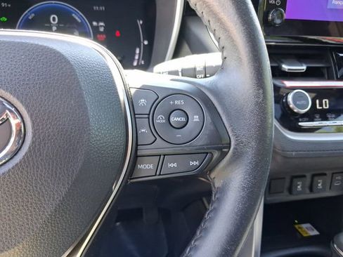 Used 2023 Toyota Corolla Cross XSE w/ Convenience Package image 19