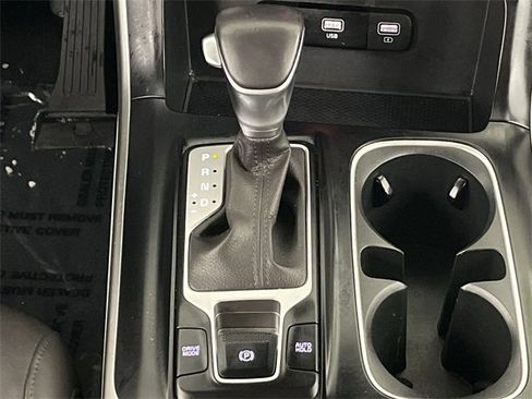 Certified 2024 Kia Carnival LX image 19