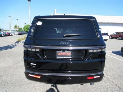 New 2026 Jeep Grand Wagoneer Limited AWD/4WD image 6