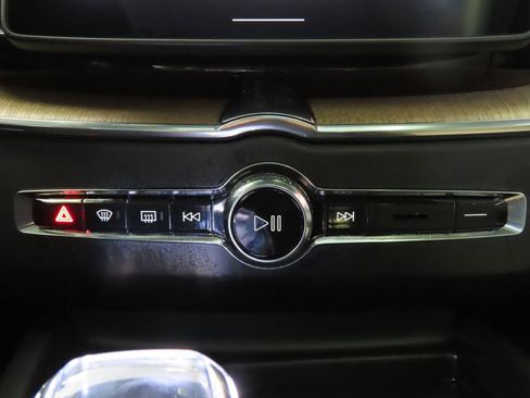 Used 2026 Volvo XC60 B5 Core w/ Protection Package Premier image 35