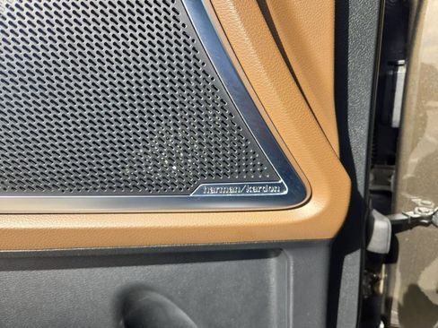 Certified 2022 Kia Telluride SX w/ SX Prestige Package image 31