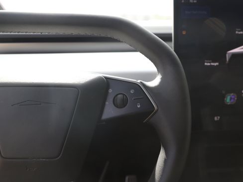 Used 2024 Tesla Cybertruck AWD Crew Cab image 26