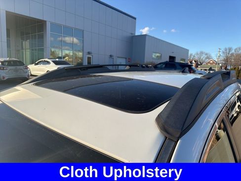 Used 2017 Subaru Outback 2.5i Premium image 11