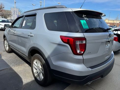 Used 2018 Ford Explorer XLT w/ Equipment Group 202A image 4