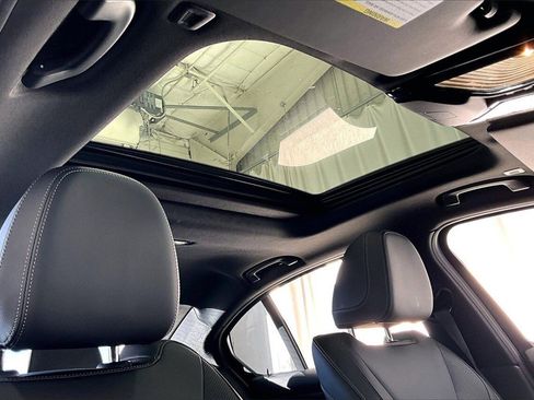 Used 2024 BMW 330i Sedan w/ Convenience Package image 27