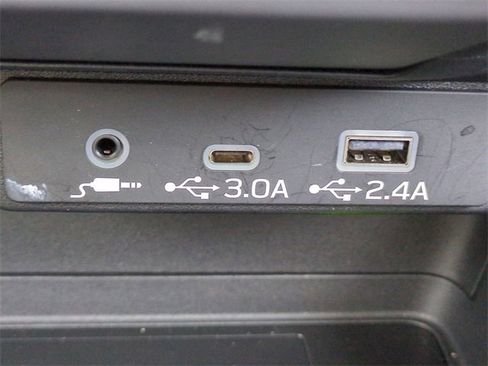 Used 2024 Subaru Crosstrek 2.5i Limited w/ Crosstrek Mirror Package image 23