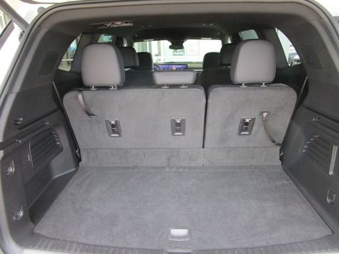 Used 2025 Buick Enclave Preferred FWD image 17