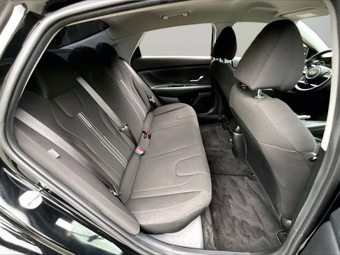 Used 2024 Hyundai Elantra SEL FWD image 23