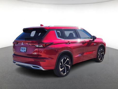 New 2025 Mitsubishi Outlander SEL image 3