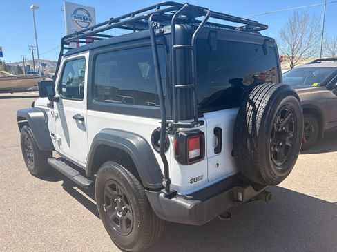 Used 2022 Jeep Wrangler Sport AWD/4WD image 3