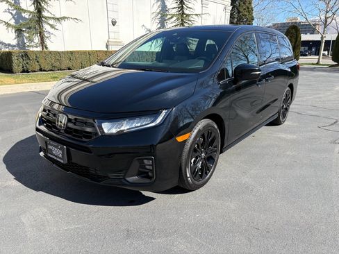 Used 2025 Honda Odyssey Sport-L image 3