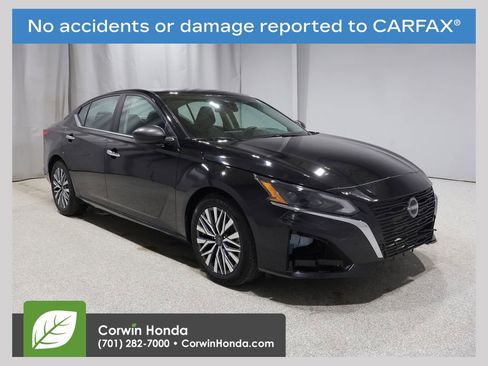 Used 2024 Nissan Altima 2.5 SV FWD image 1