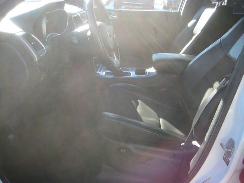 Used 2021 Jeep Grand Cherokee Laredo X image 14