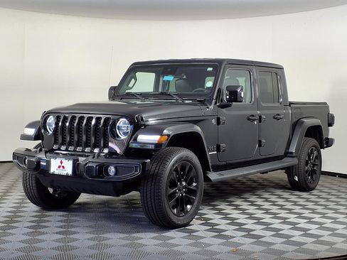 Used 2022 Jeep Gladiator Overland AWD/4WD image 3