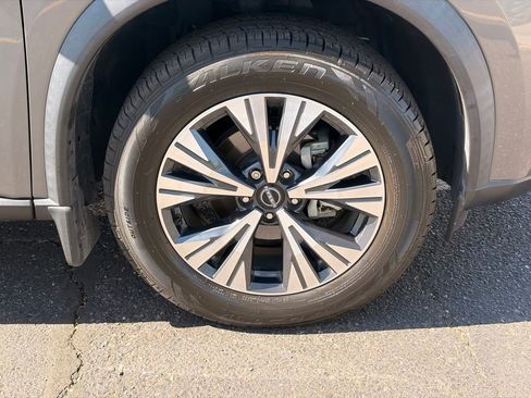 Certified 2022 Nissan Rogue SV FWD image 10