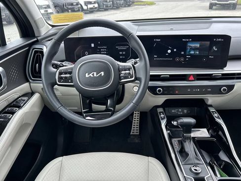 Certified 2025 Kia Sorento SX FWD image 14