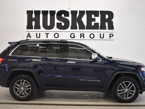 Used 2017 Jeep Grand Cherokee Limited w/ Luxury Group II AWD/4WD image 2
