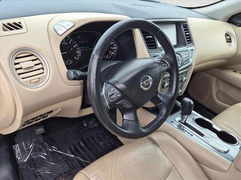 Used 2019 Nissan Pathfinder SL FWD image 10