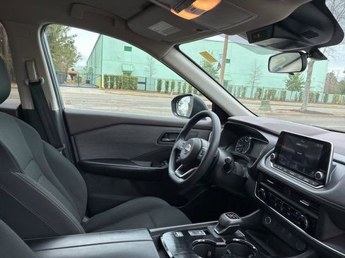 Used 2023 Nissan Rogue S image 23