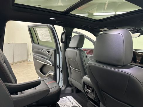 New 2026 Chevrolet Traverse RS AWD/4WD image 23