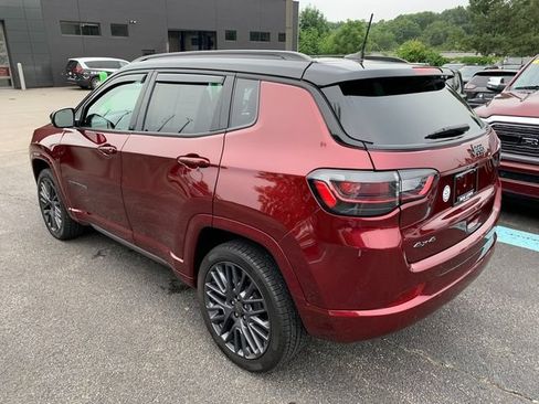 Used 2022 Jeep Compass High Altitude AWD/4WD image 3