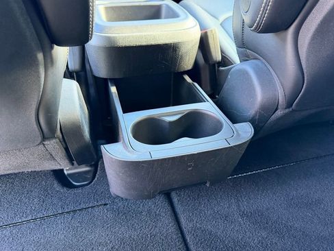 Used 2025 Chrysler Pacifica Select FWD image 35
