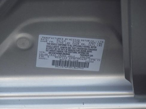 Used 2013 Nissan Versa SV w/ Convenience Pkg image 18