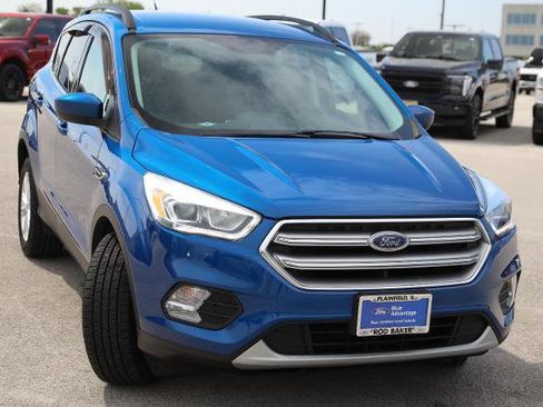 Certified 2017 Ford Escape SE w/ Equipment Group 201A FWD image 4