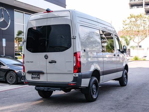 Used 2024 Mercedes-Benz Sprinter 2500 image 4