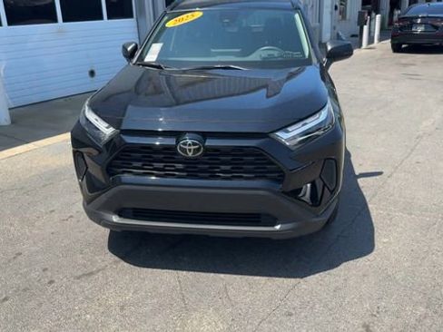 Used 2025 Toyota RAV4 LE AWD/4WD image 5