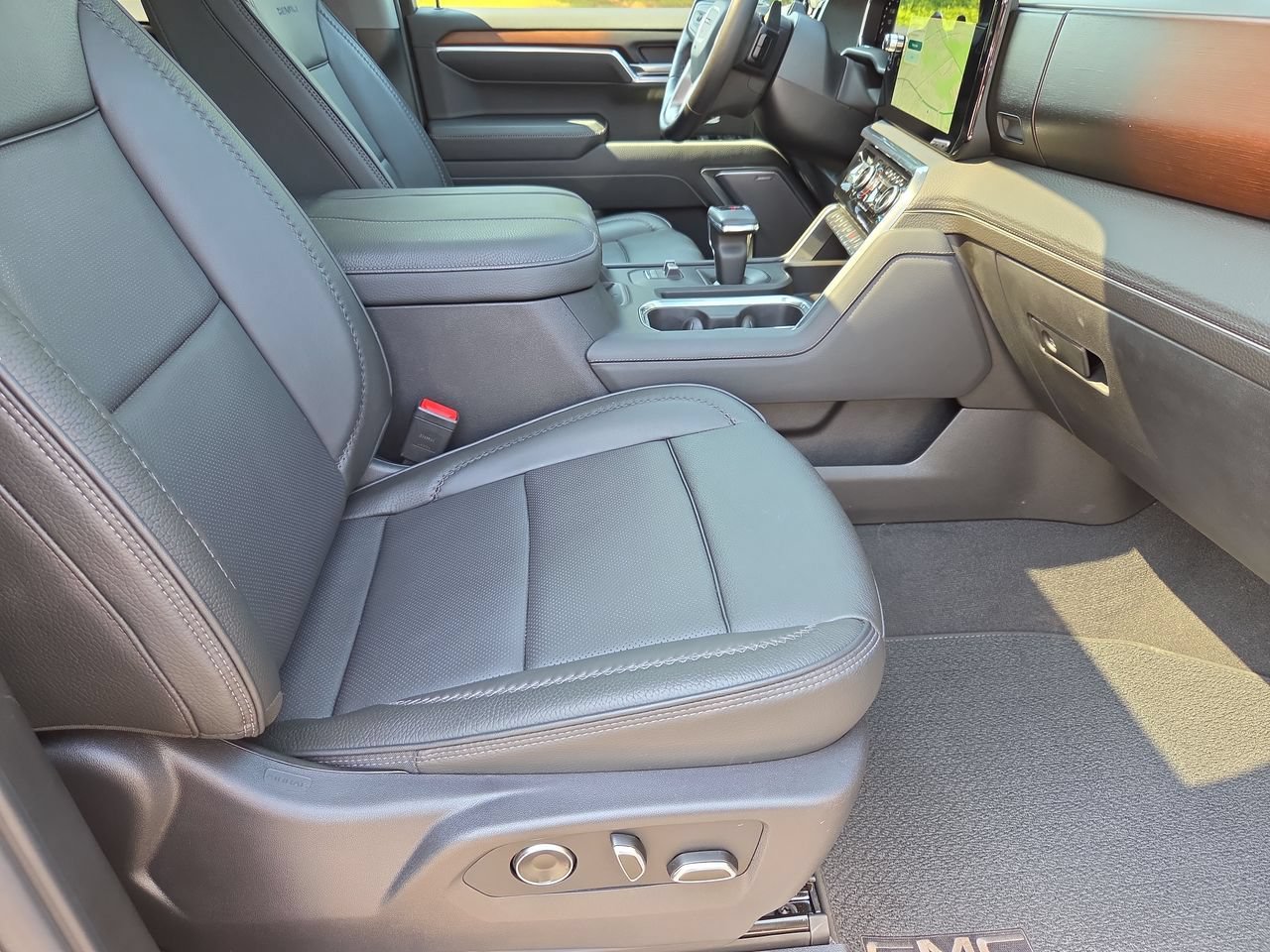 Used 2026 GMC Sierra 1500 Denali AWD/4WD image 29
