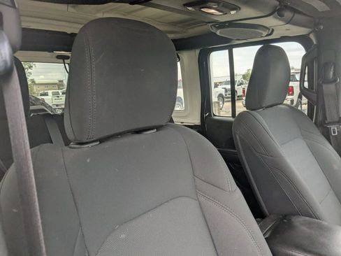 Used 2018 Jeep Wrangler Unlimited Sport S image 18