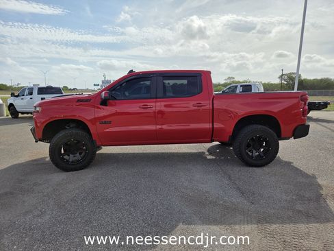 Used 2020 Chevrolet Silverado 1500 LT w/ Texas Edition image 4