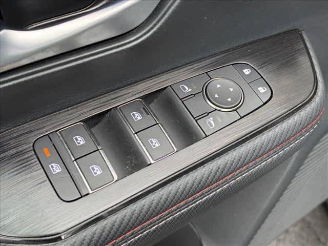 Used 2025 Nissan Kicks SR FWD image 16