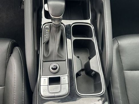 Certified 2024 Kia Telluride SX w/ Towing Package FWD image 24