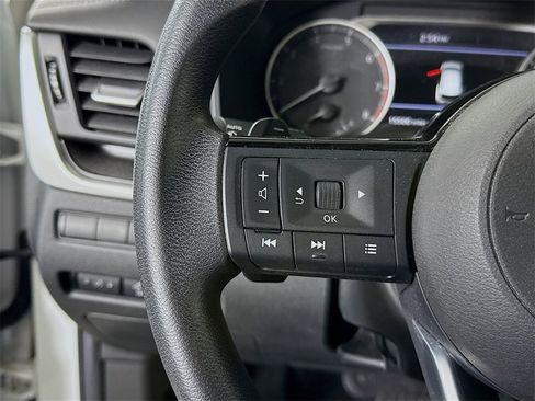 Certified 2023 Nissan Rogue SV image 21