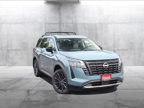 New 2026 Nissan Pathfinder SL w/ SL Premium Package AWD/4WD image 2