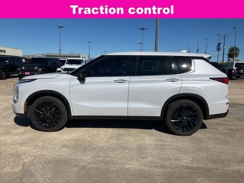 Used 2023 Mitsubishi Outlander SEL image 4